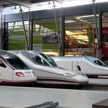 Fantastico Apartamento Junto A La Estacion Málaga Kültér fotó