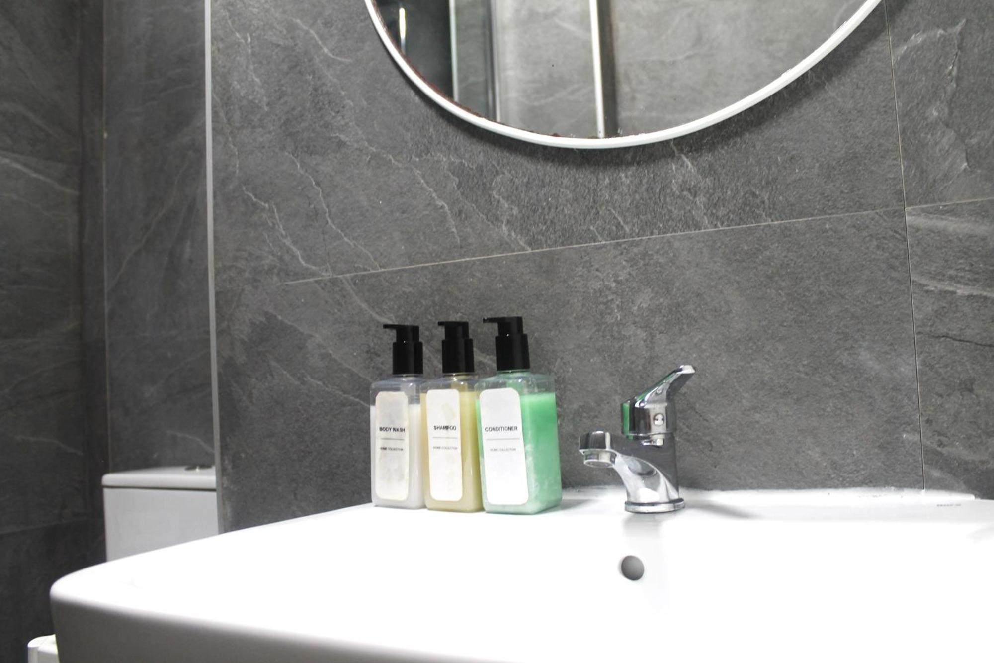 Fantastico Apartamento Junto A La Estacion Málaga Kültér fotó